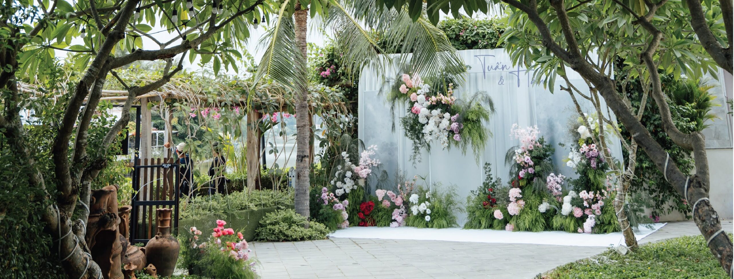 Top 5 dịch vụ trang trí gia tiên tại Nha Trang Trang trí gia tiên tại Nha Trang do Xoài Weddings thực hiện