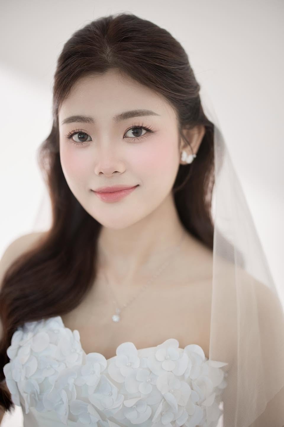 KIỂU MAKEUP CÔ DÂU ĐẸP NHẤT 2026 Cô dâu trang điểm cho ngày cưới tại Xoài Studio Nha Trang