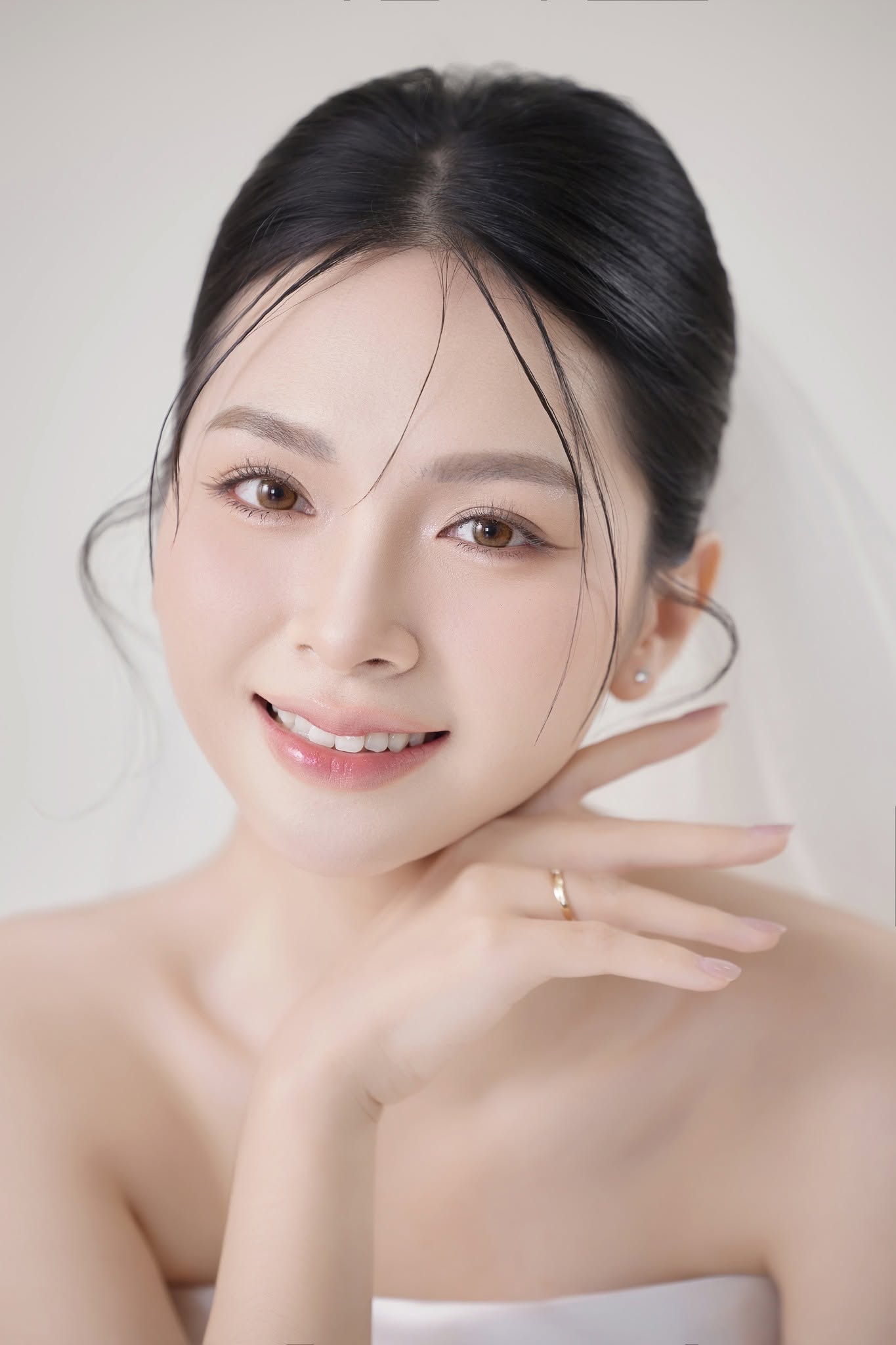 Cô dâu trang điểm cho ngày cưới tại Xoài Studio Nha Trang