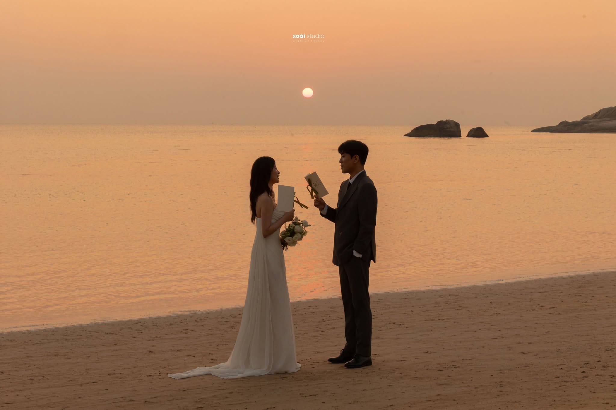 Chụp ảnh cưới Nha Trang 2026: địa điểm, chi phí và cách chuẩn bị Xoai Studio bien Nha Trang