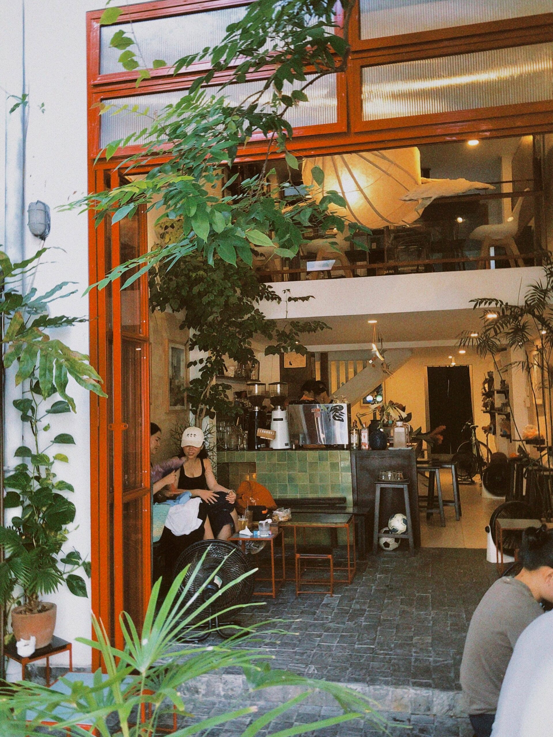 Đi Nha Trang chụp ảnh ở Xoài: ăn gì, chơi đâu, thư giãn chỗ nào? Xoai Studio K cafe nha trang.4 scaled