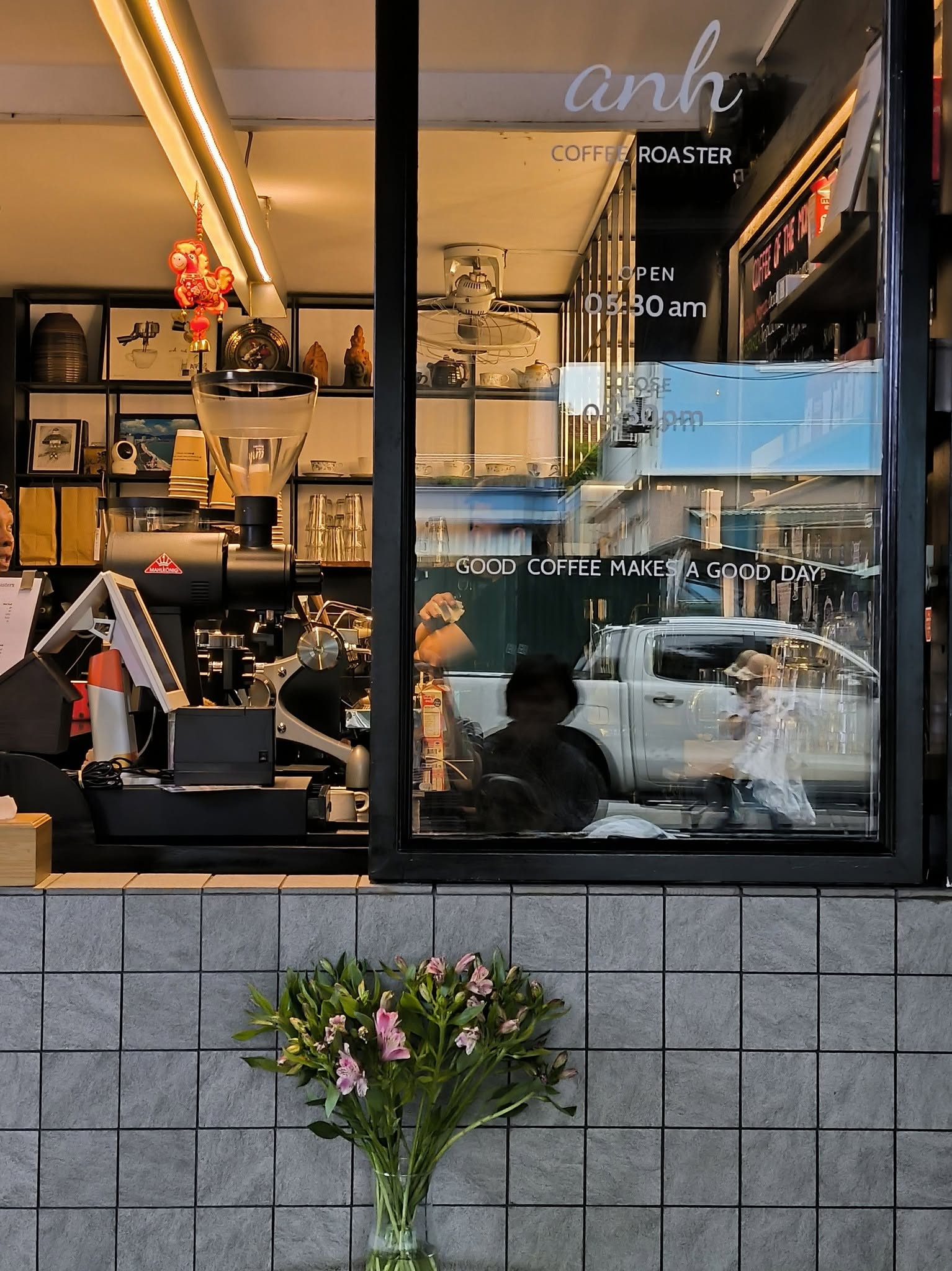Đi Nha Trang chụp ảnh ở Xoài: ăn gì, chơi đâu, thư giãn chỗ nào? Xoai Studio anh coffee roasters nha trang.1