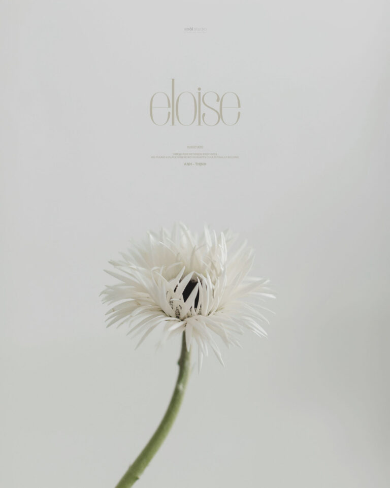 Ảnh mở đầu album Anh và Thịnh concept hoa với bố cục chữ trên nền sáng.